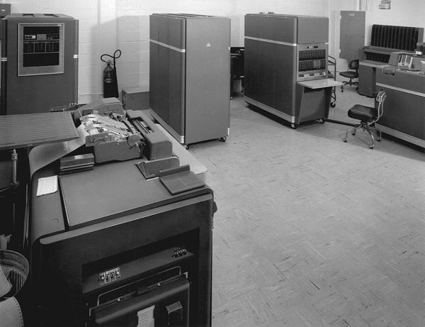 Photo of IBM 650 Mainframe as shown on the Reeves Motal Piano and Synthesizer Music Website