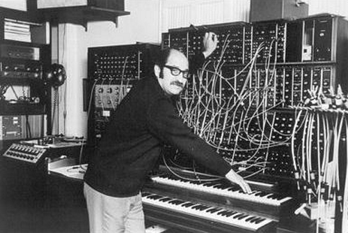 Photo of Moog Synthesizer as shown on the Reeves Motal Piano and Synthesizer Music Website